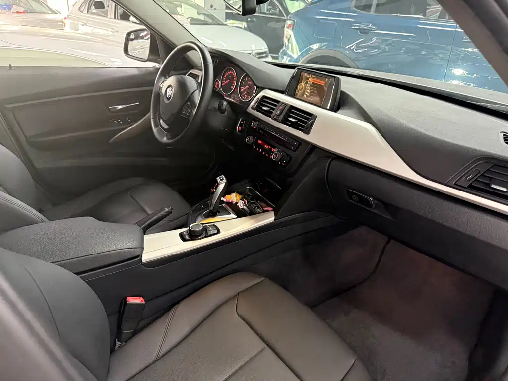 BMW 3 Series 2015 — фото 13