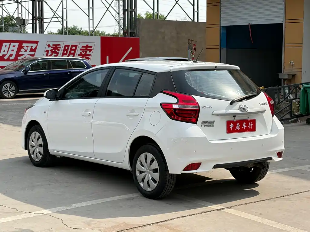 Toyota Yaris L 2019 — фото 18