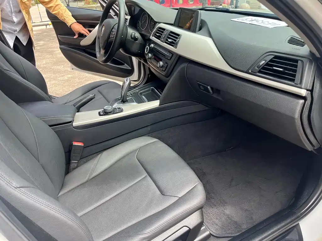BMW 3 Series 2015 — фото 10