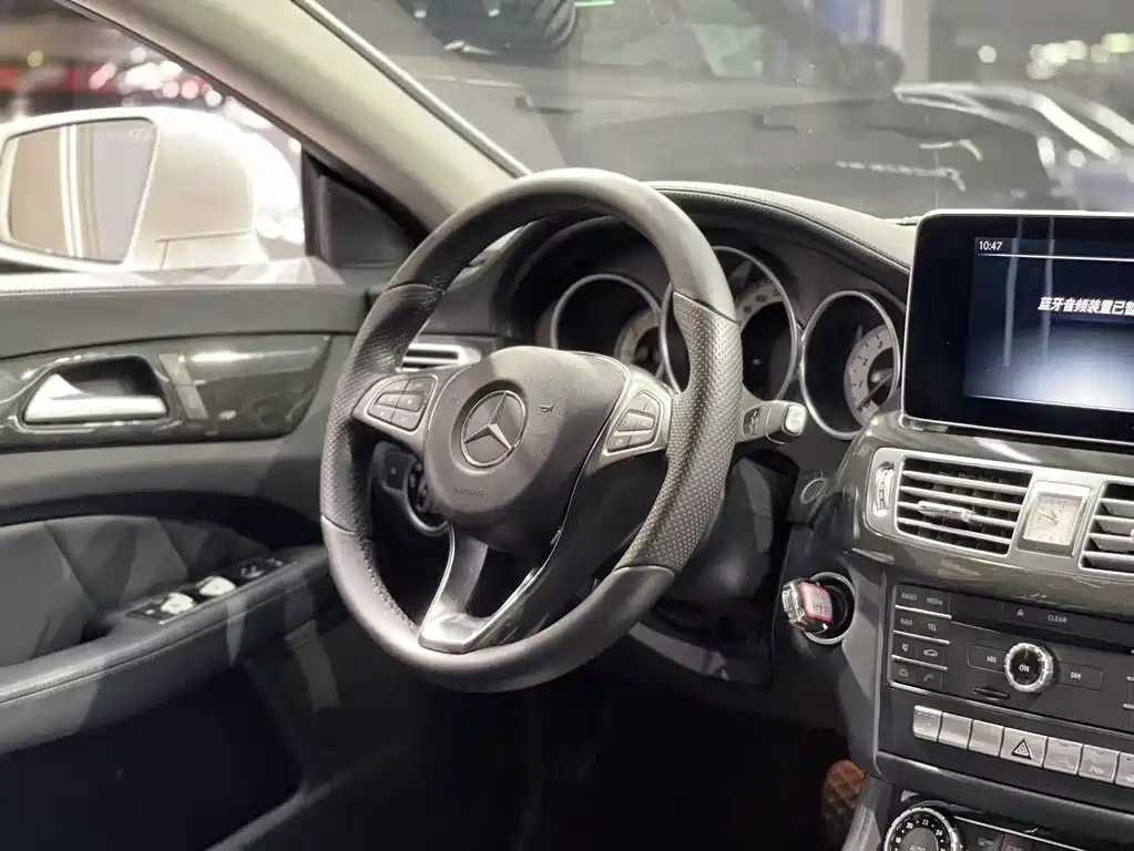 Mercedes-Benz CLS 2015 — фото 15