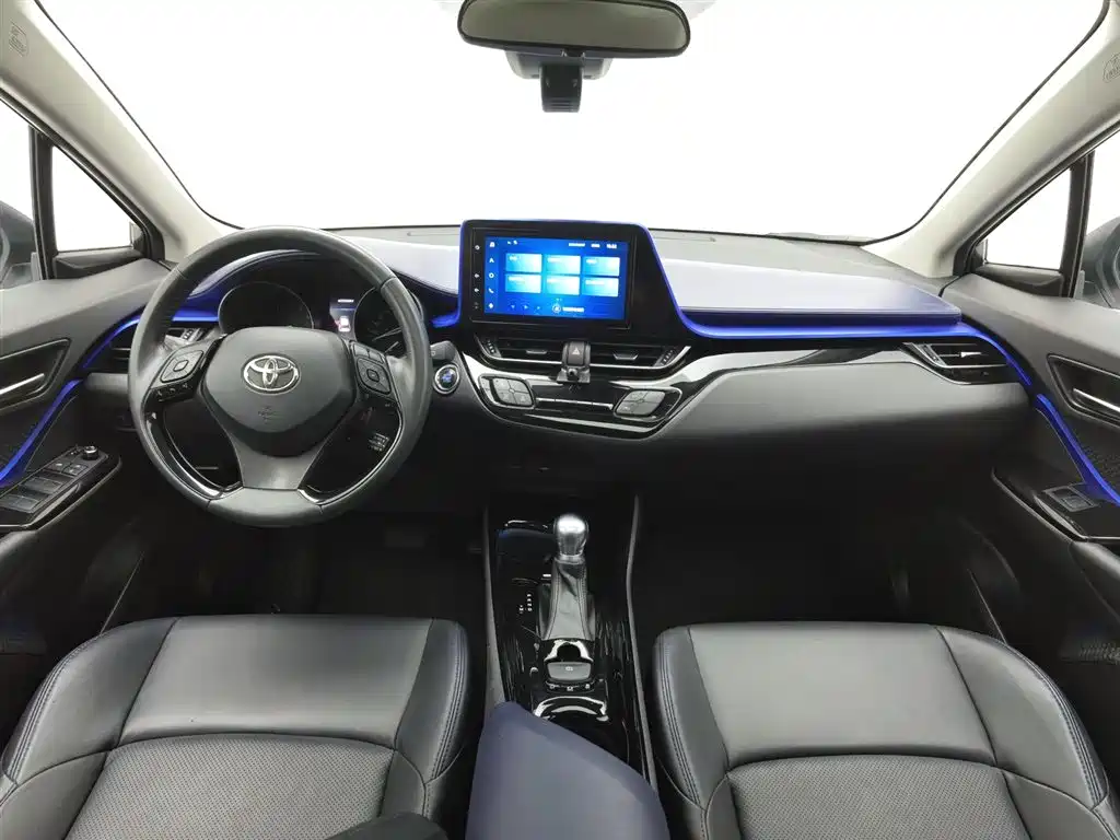 Toyota C-HR 2023 — фото 5