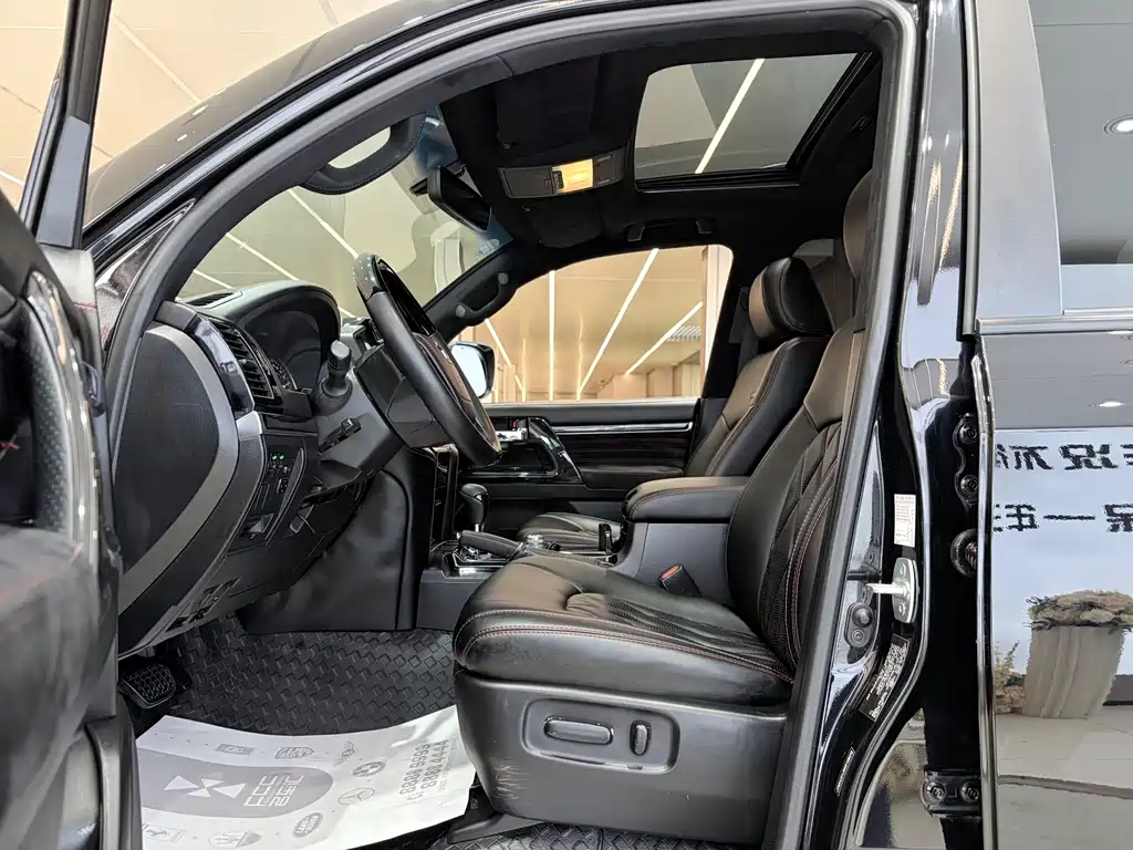 Toyota Land Cruiser 2020 — фото 9