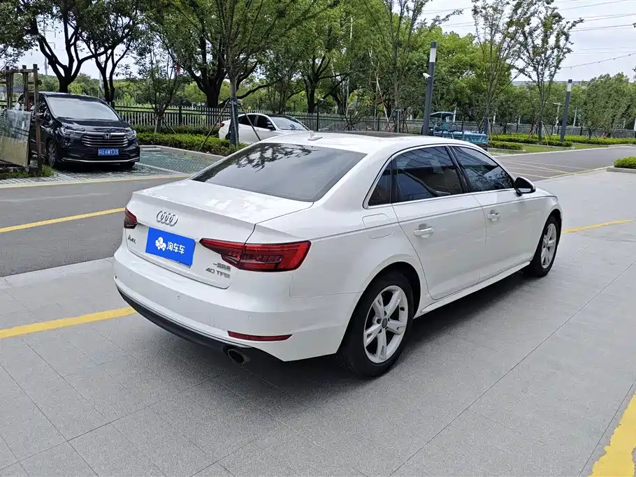 Audi A4L 2017