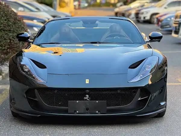 Ferrari 812 2023