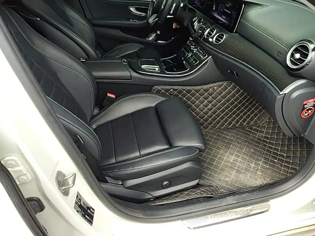 Mercedes-Benz E-Class 2020 — фото 25
