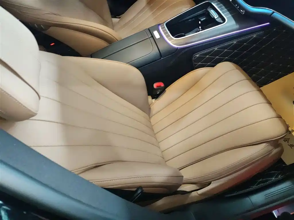 Mercedes-Benz E-Class 2025 — фото 20