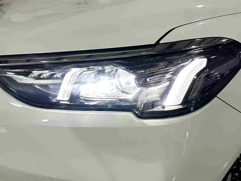 Ford Escort 2021 — фото 10