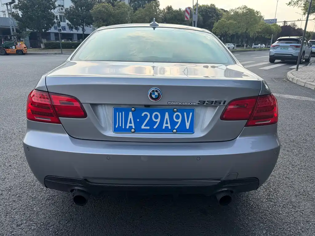 BMW 3 Series 2011
