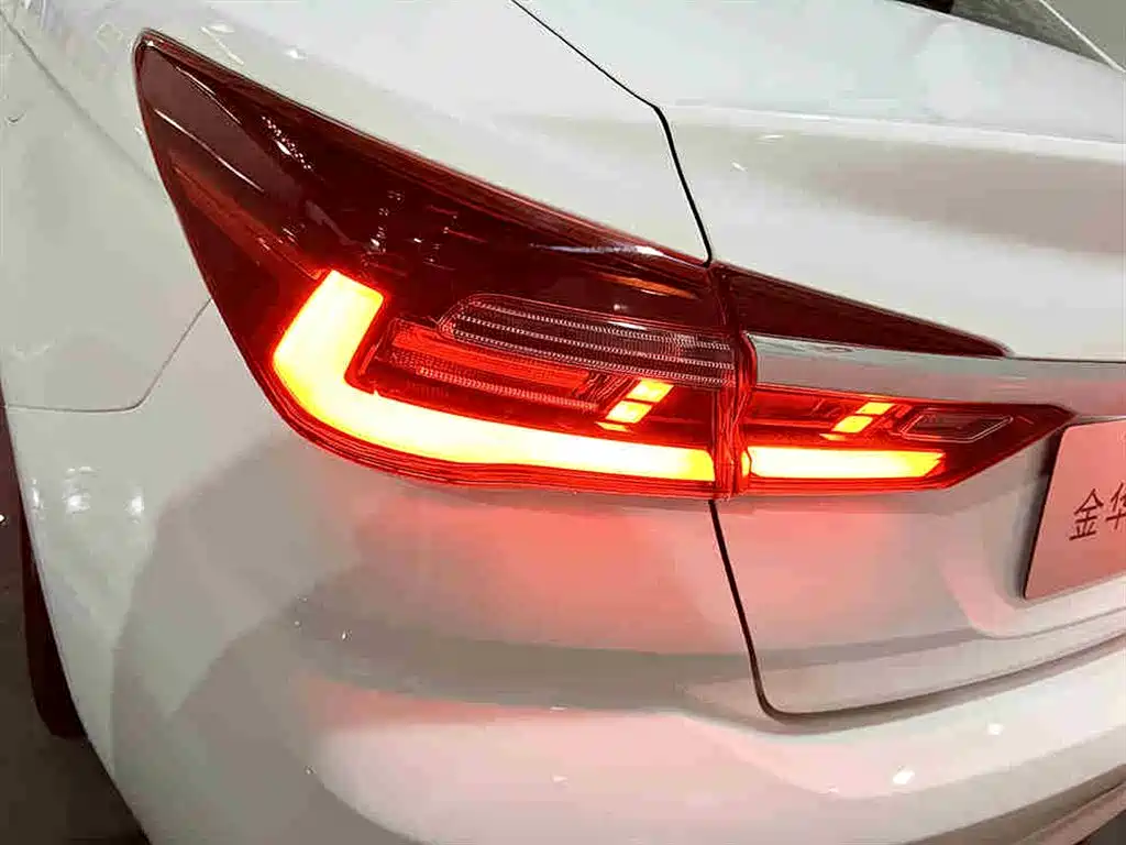 Ford Escort 2021 — фото 14