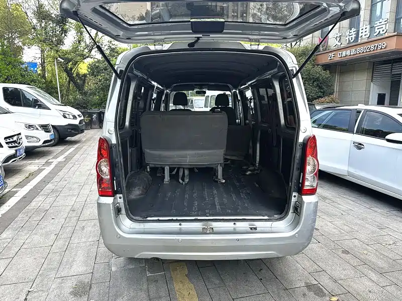 Wuling Rongguang 2017 — фото 14