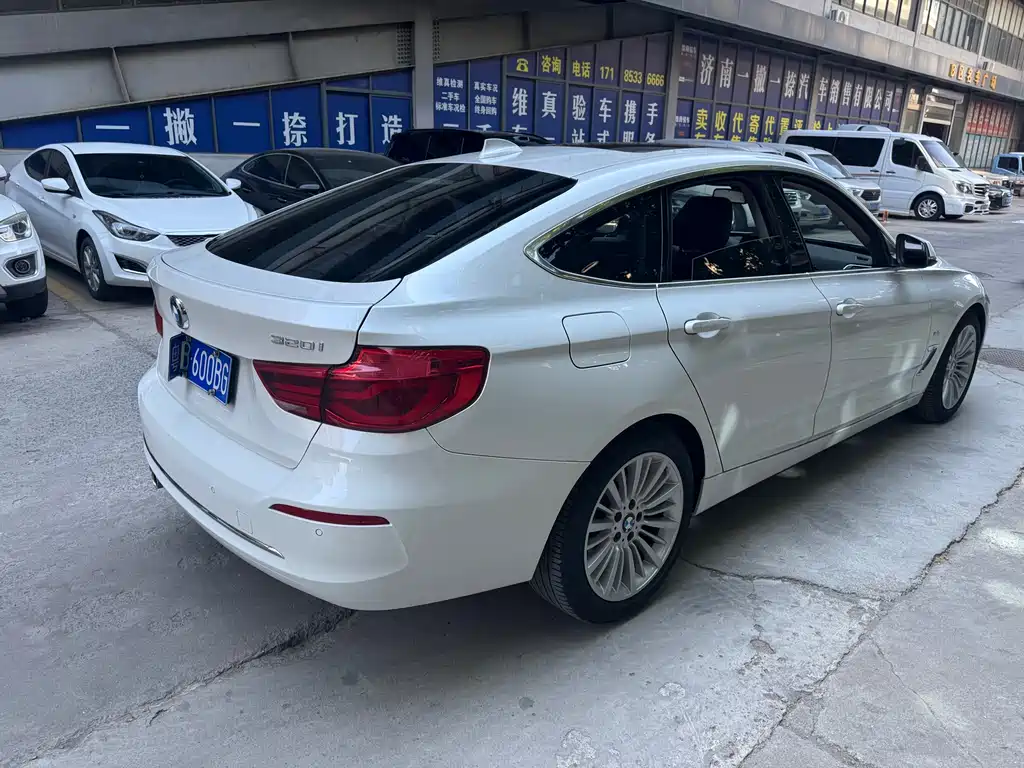 BMW 3 Series GT 2018 — фото 8