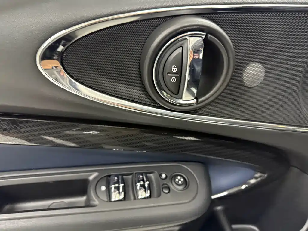 MINI Clubman 2023 — фото 10