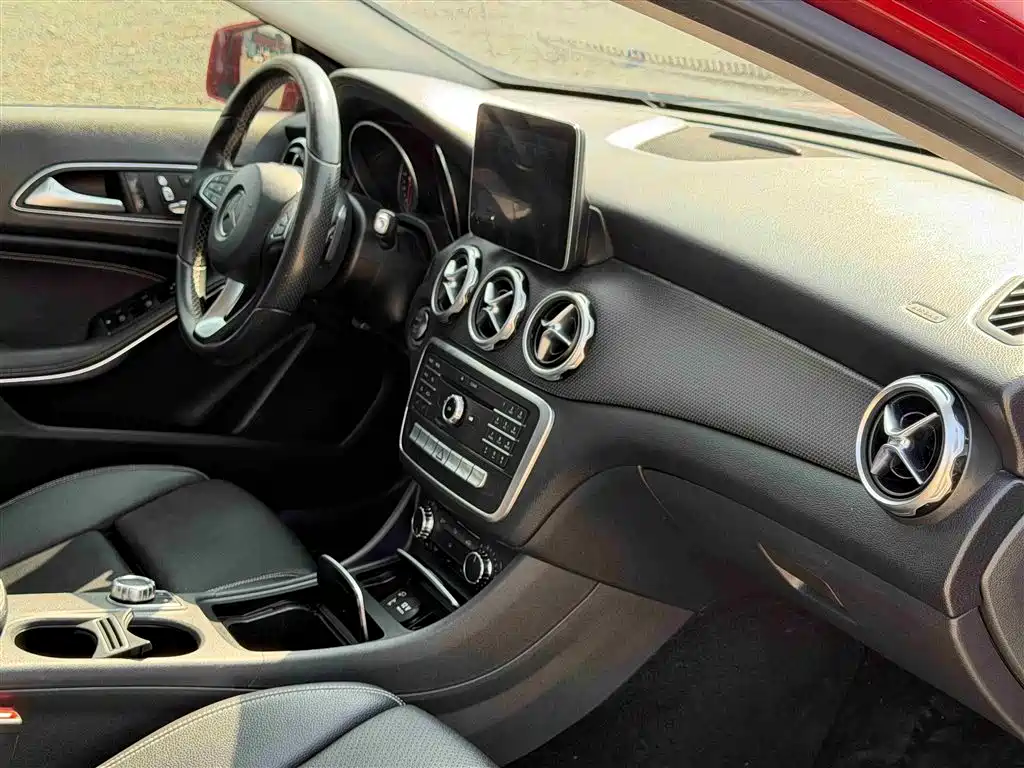 Mercedes-Benz GLA 2017 — фото 12