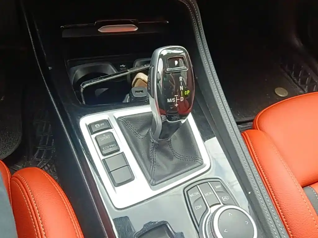 BMW 1 Series 2021 — фото 14
