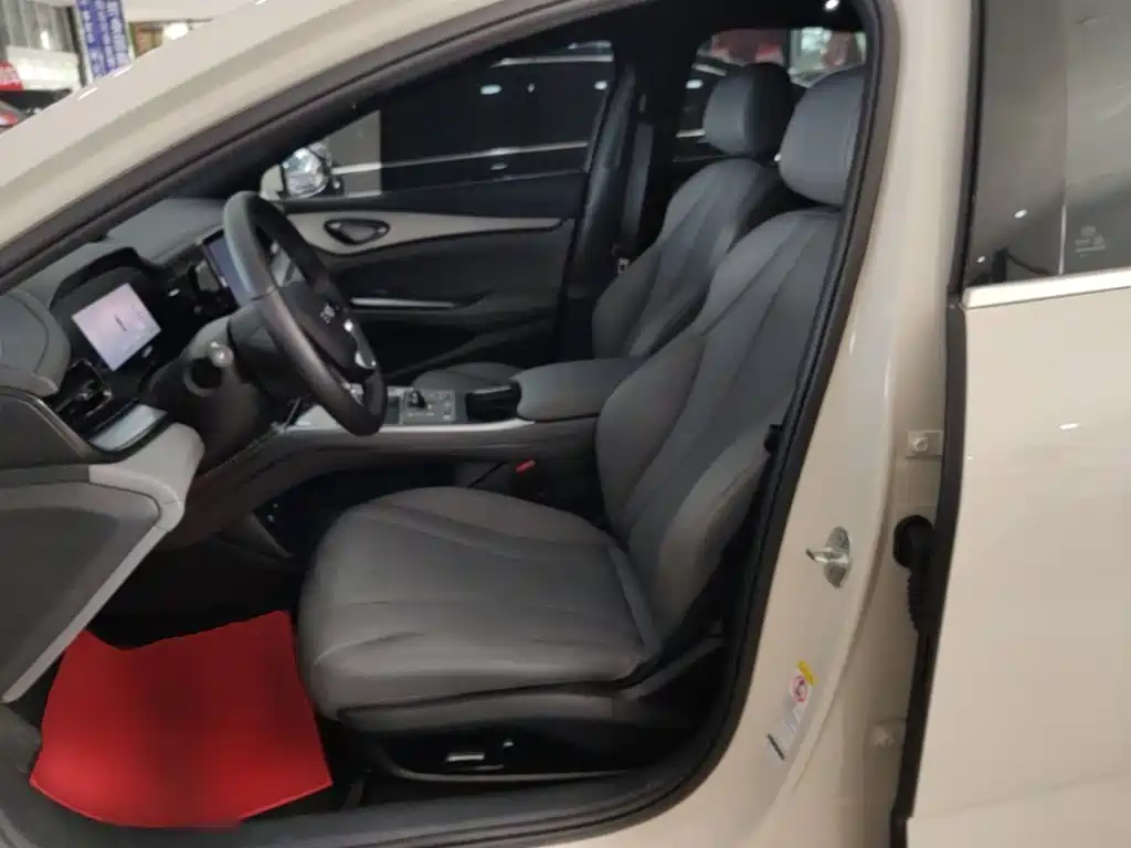 BYD Seal 07 DM-i 2025 — фото 15