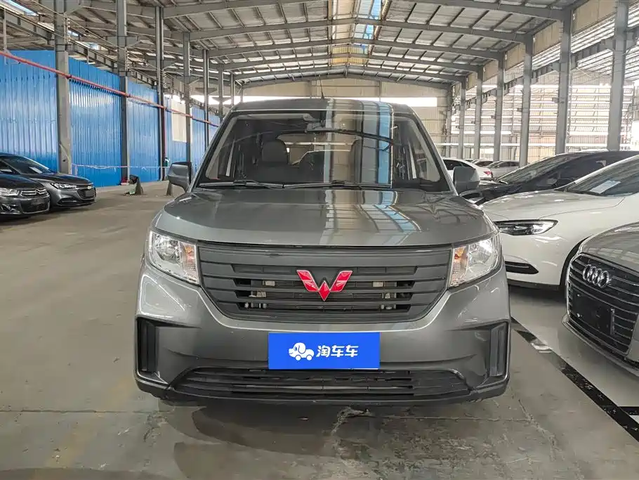 Wuling Hongguang PLUS 2020 — фото 2
