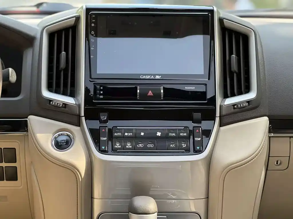 Toyota Land Cruiser 2019 — фото 14