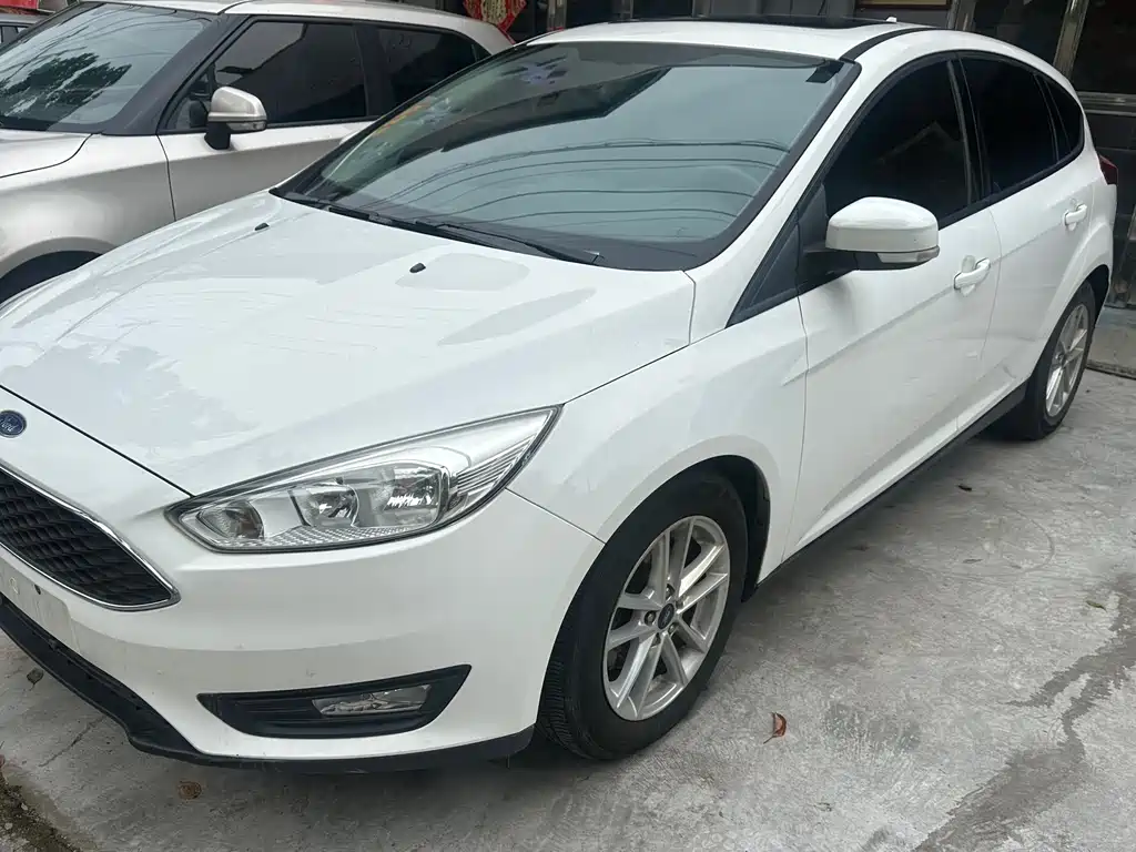 Ford Focus 2018 — фото 1