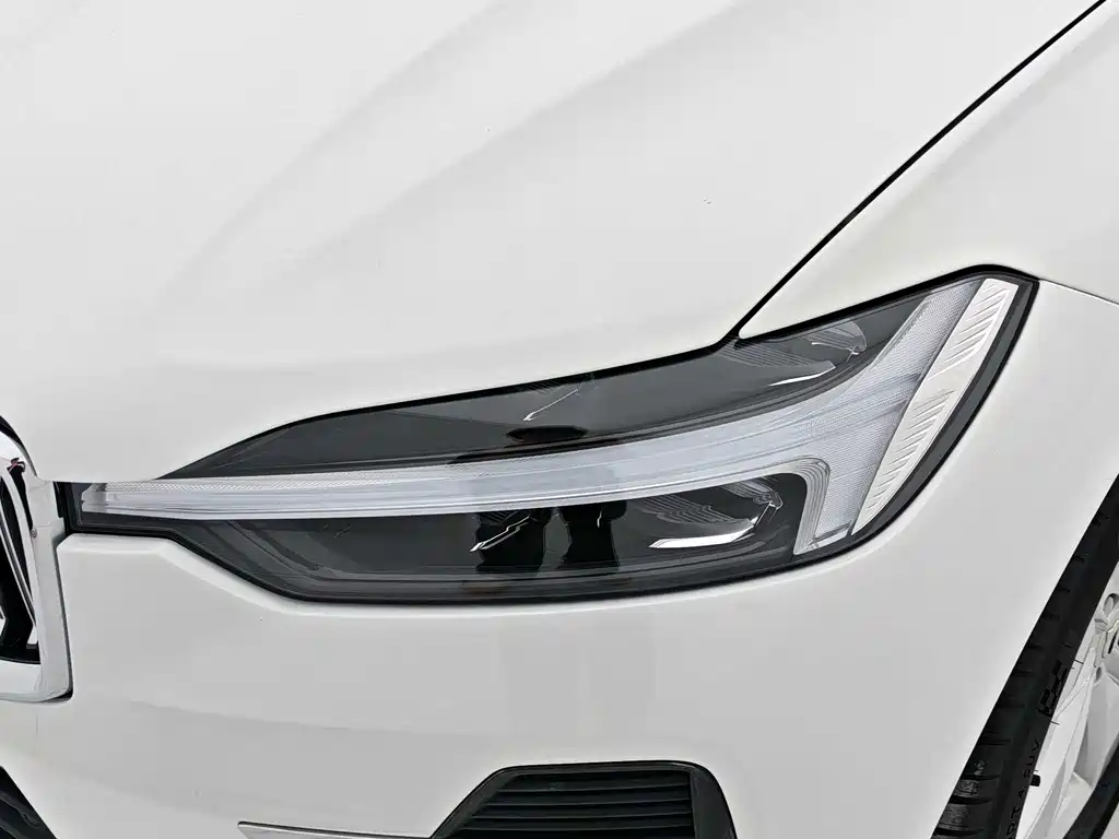 Volvo XC60 2021 — фото 18