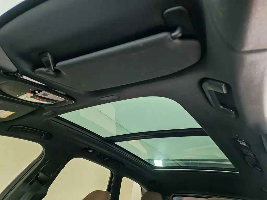Volvo XC60 2021 — фото 13