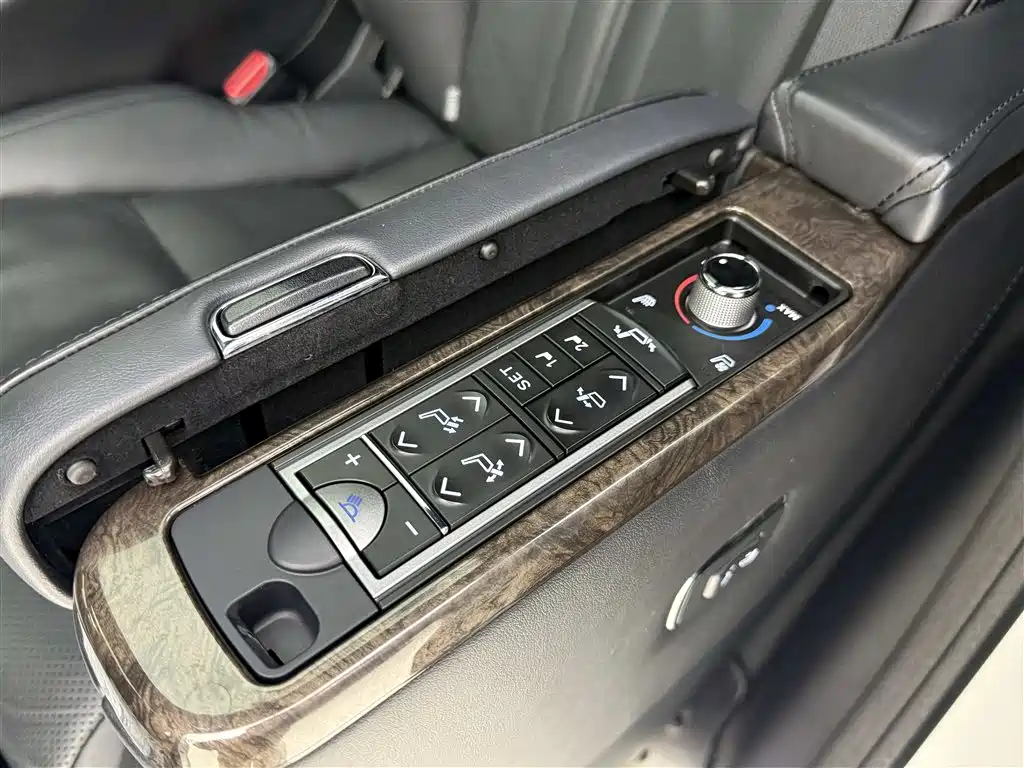 Toyota Alphard 2019 — фото 17