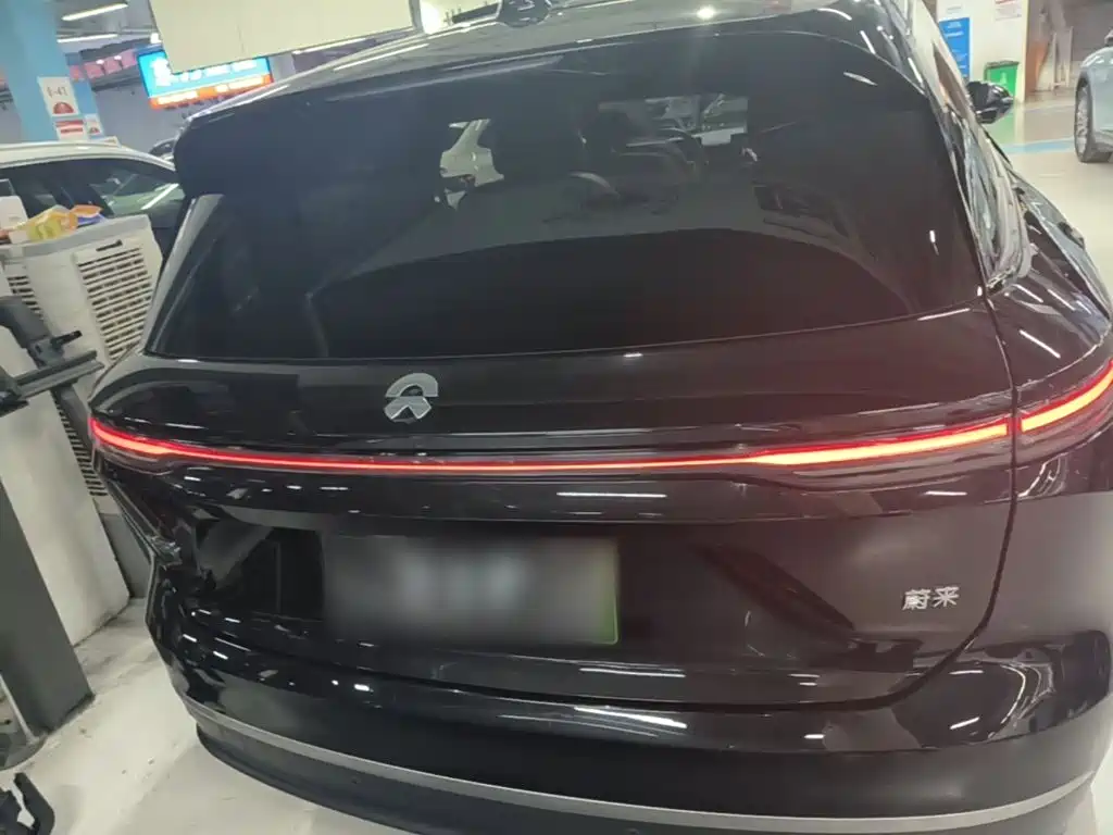 NIO ES8 2024