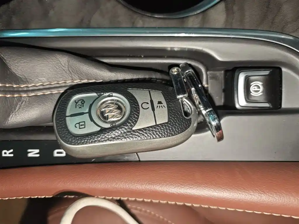Buick Envision Plus 2016 — фото 9