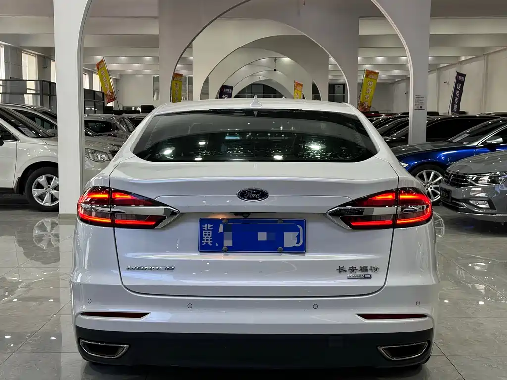 Ford Mondeo 2020 — фото 3