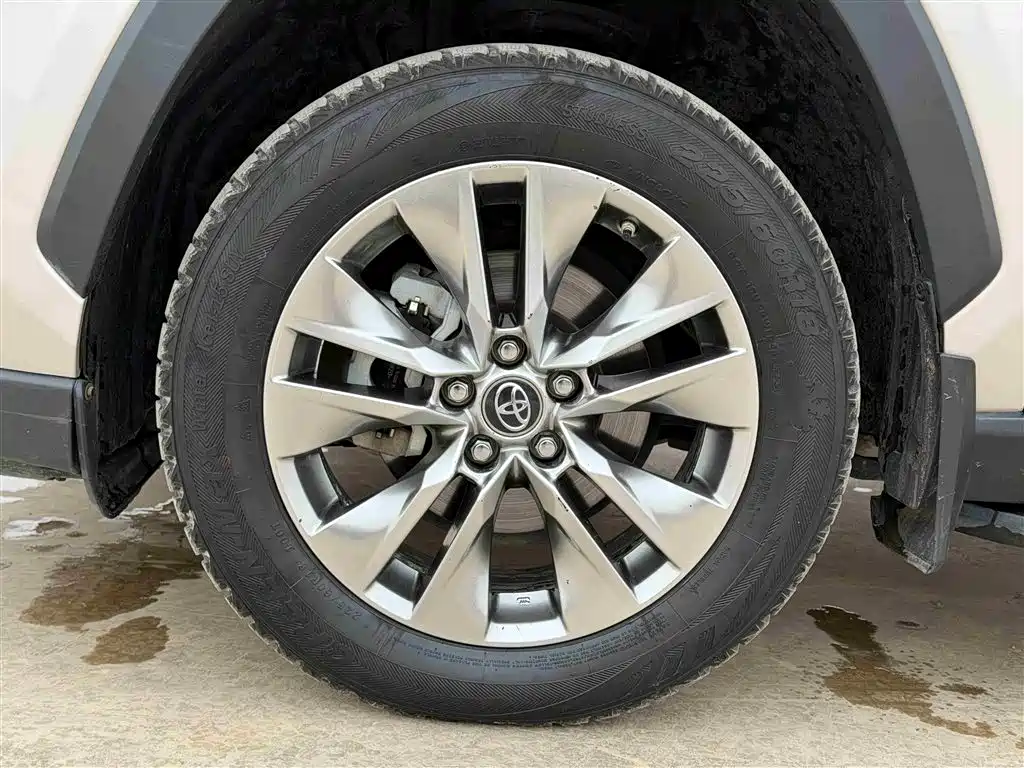 Toyota Wildlander 2022 — фото 14