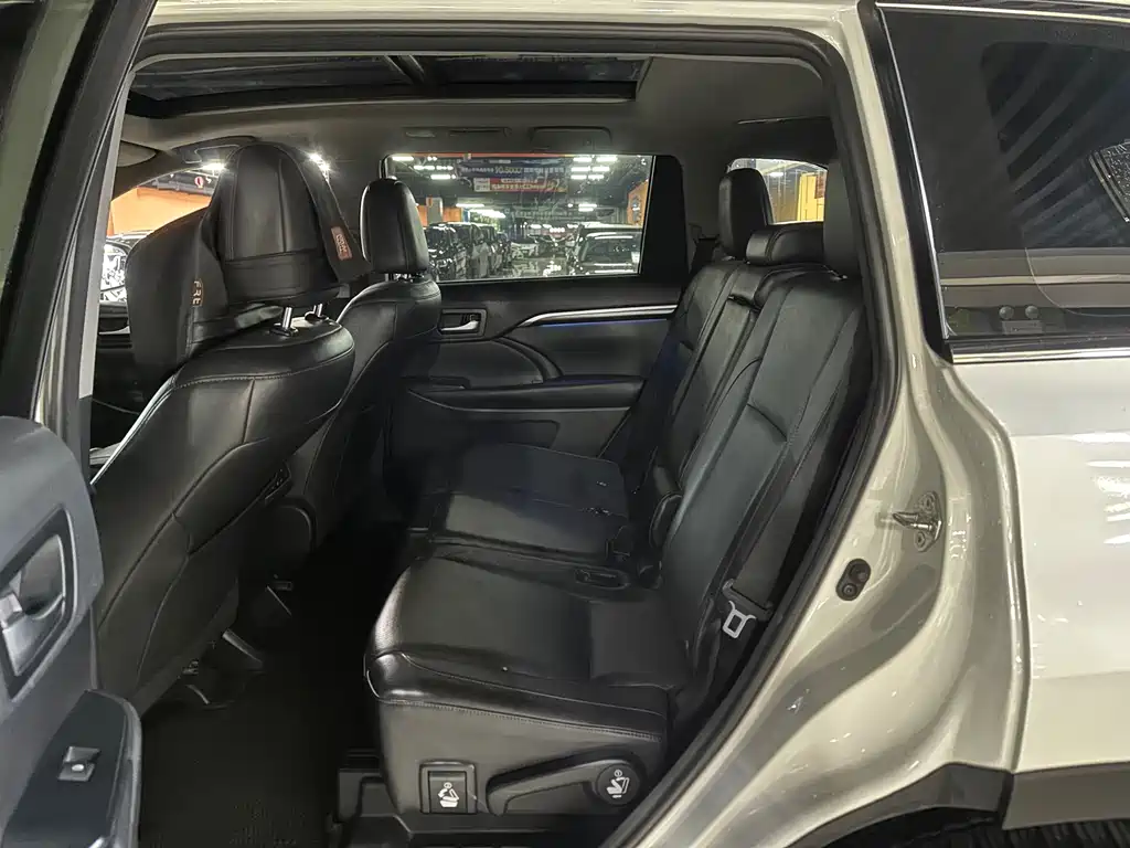 Toyota Highlander 2016