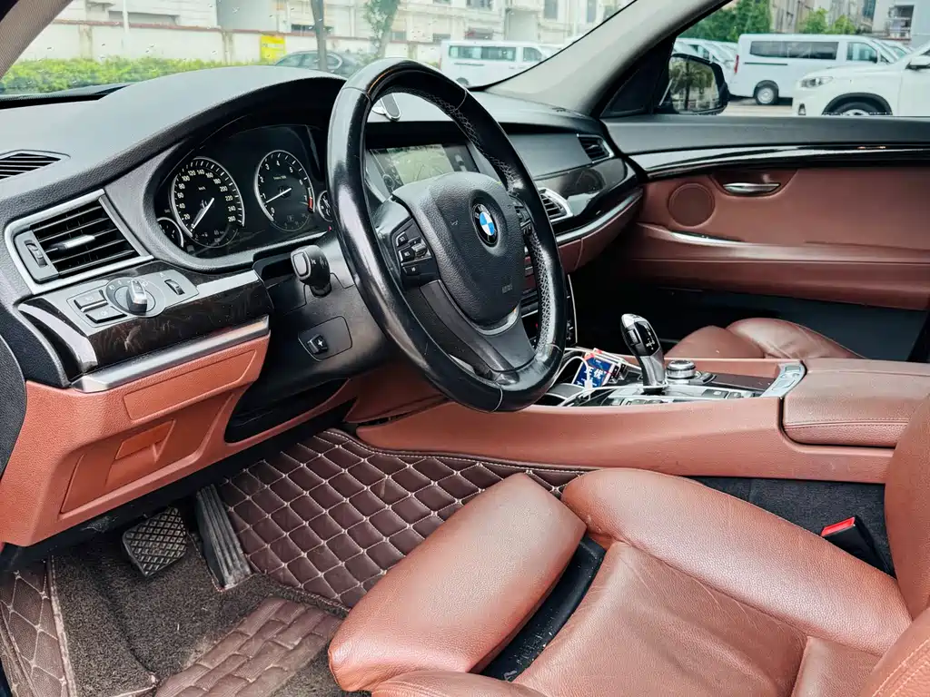 BMW 5 Series GT 2011