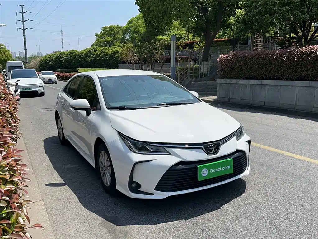 Toyota Corolla 2023 — фото 24