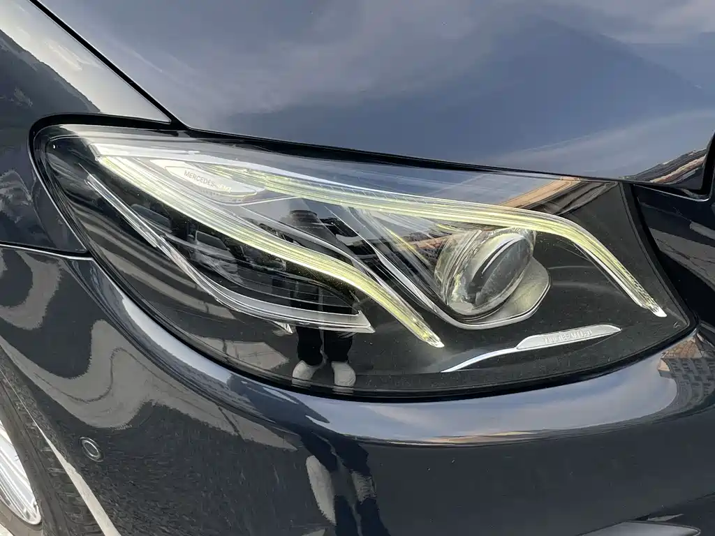 Mercedes-Benz E-Class 2019 — фото 15