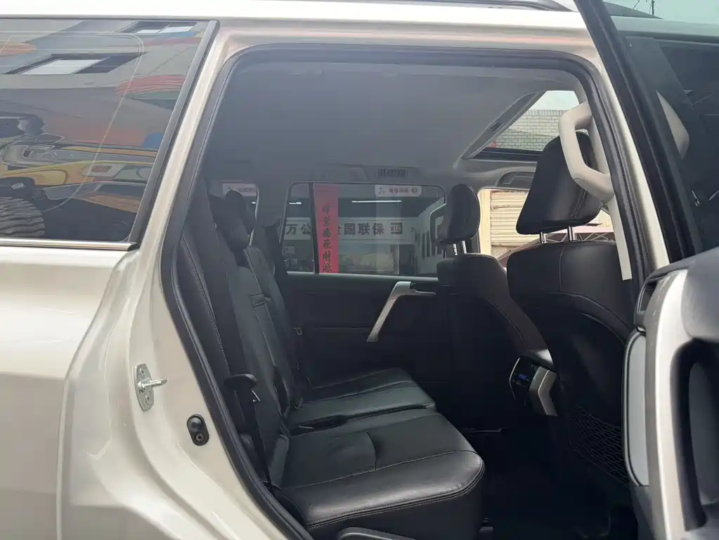 Toyota Prado 2019 — фото 12