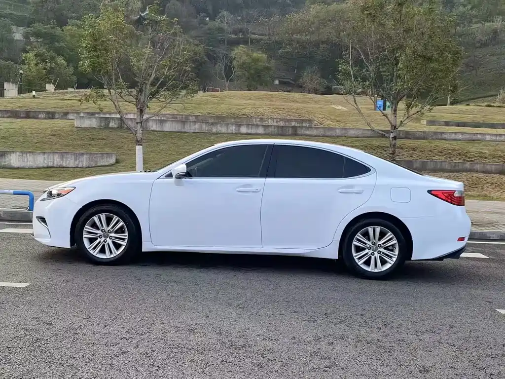 Lexus ES 2014