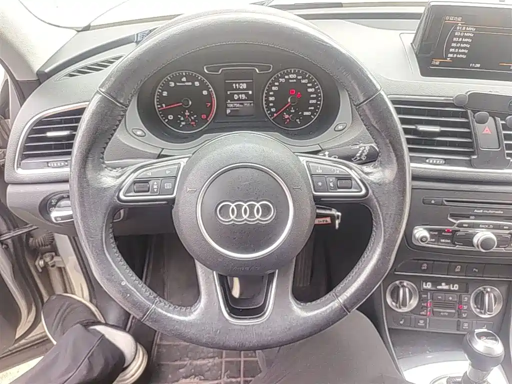 Audi Q3 2014 — фото 11