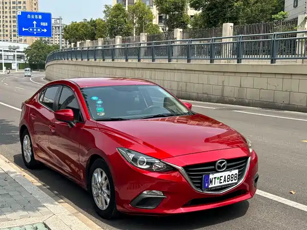 Mazda 3 Axela 2015