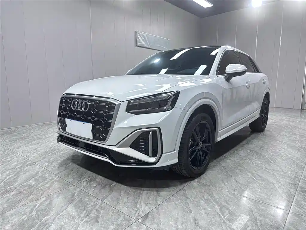 Audi Q2L 2023