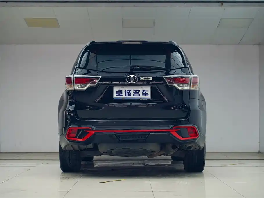 Toyota Highlander 2018 — фото 17