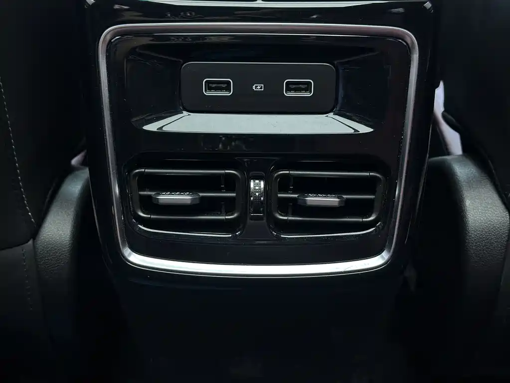 Jetour X70 PLUS 2023 — фото 20