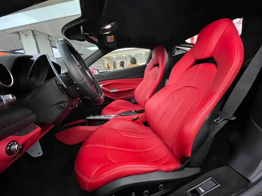 Ferrari F8 2021 — фото 12