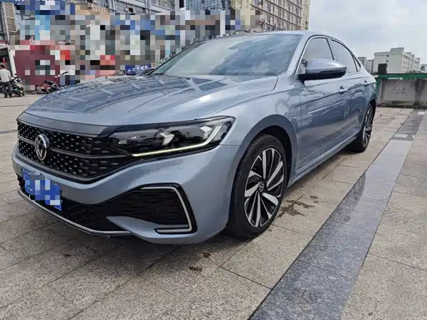 Volkswagen Passat 2022