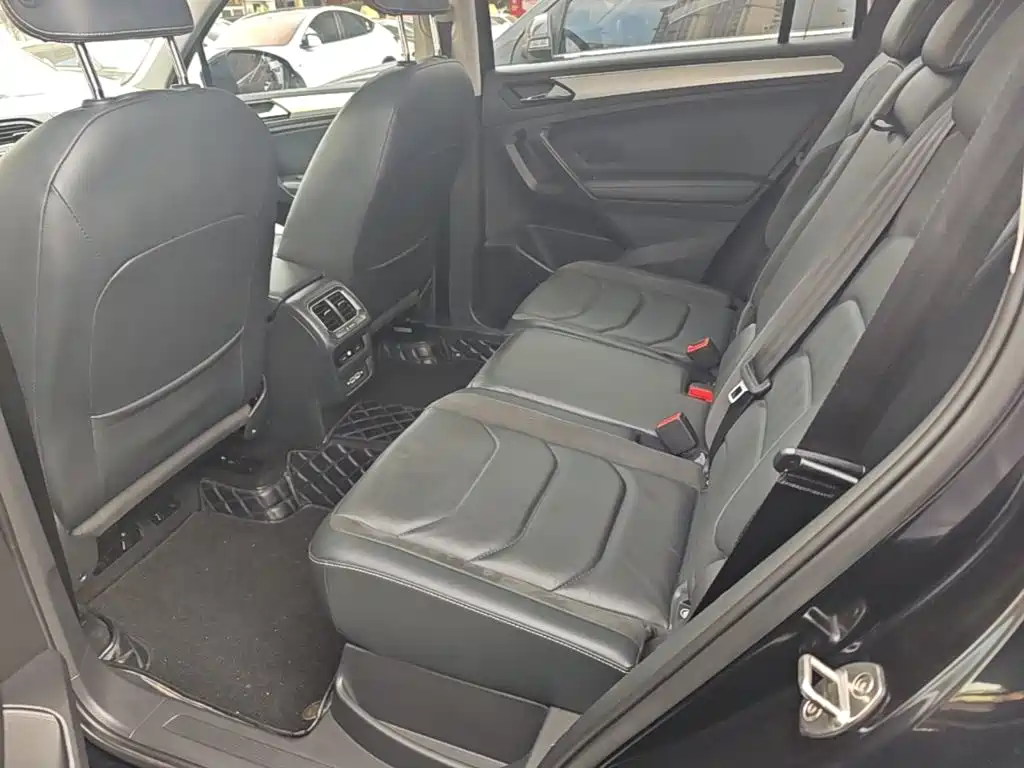 Volkswagen Tiguan L 2020 — фото 17