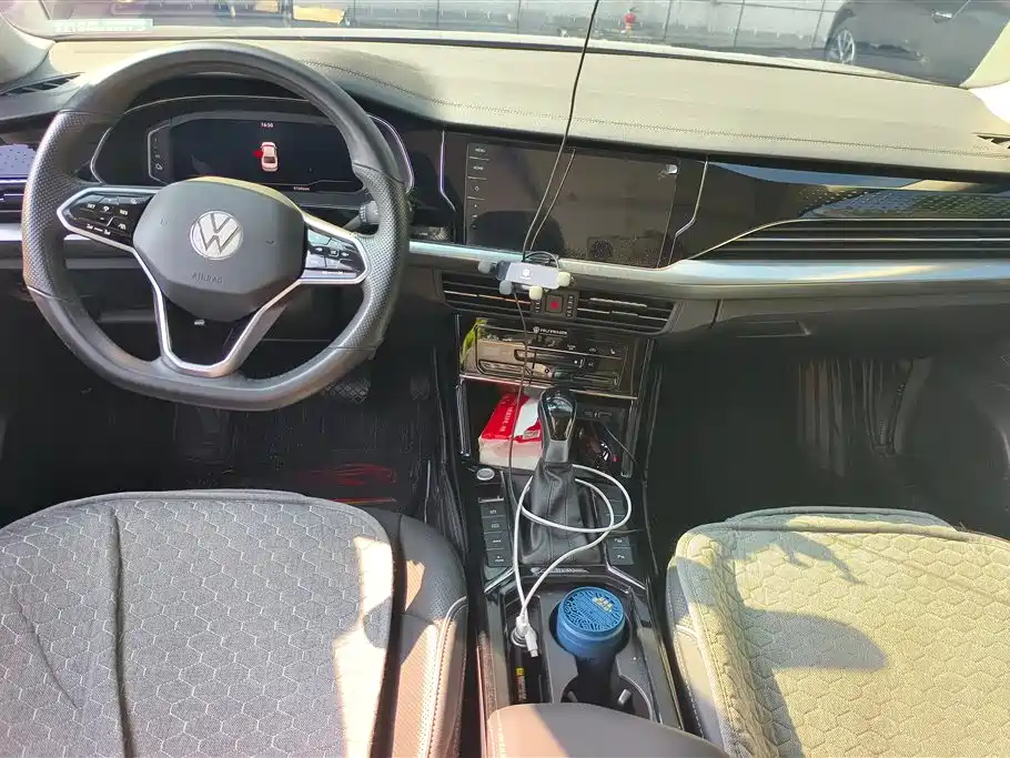 Volkswagen Passat PHEV 2023 — фото 12