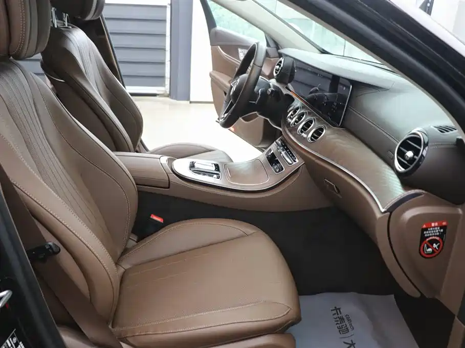 Mercedes-Benz E-Class 2023 — фото 23