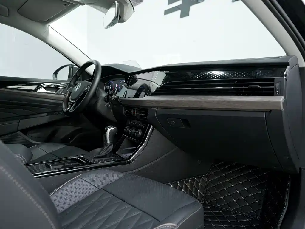 Volkswagen Passat 2019 — фото 18