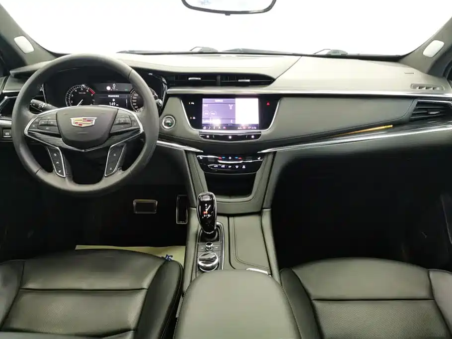 Cadillac XT5 2019 — фото 12