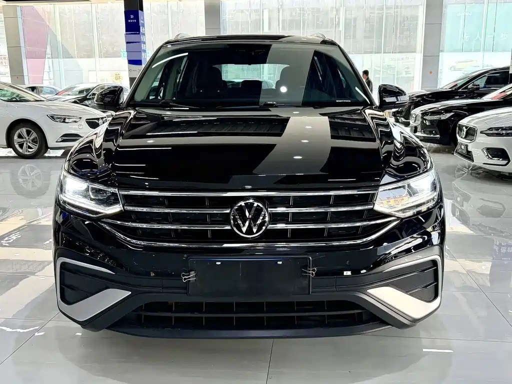 Volkswagen Tiguan L 2023 — фото 2