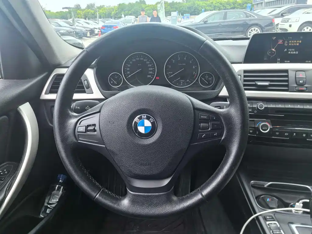 BMW 3 Series 2016 — фото 10