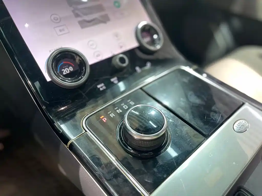 Land Rover Velar 2018 — фото 27